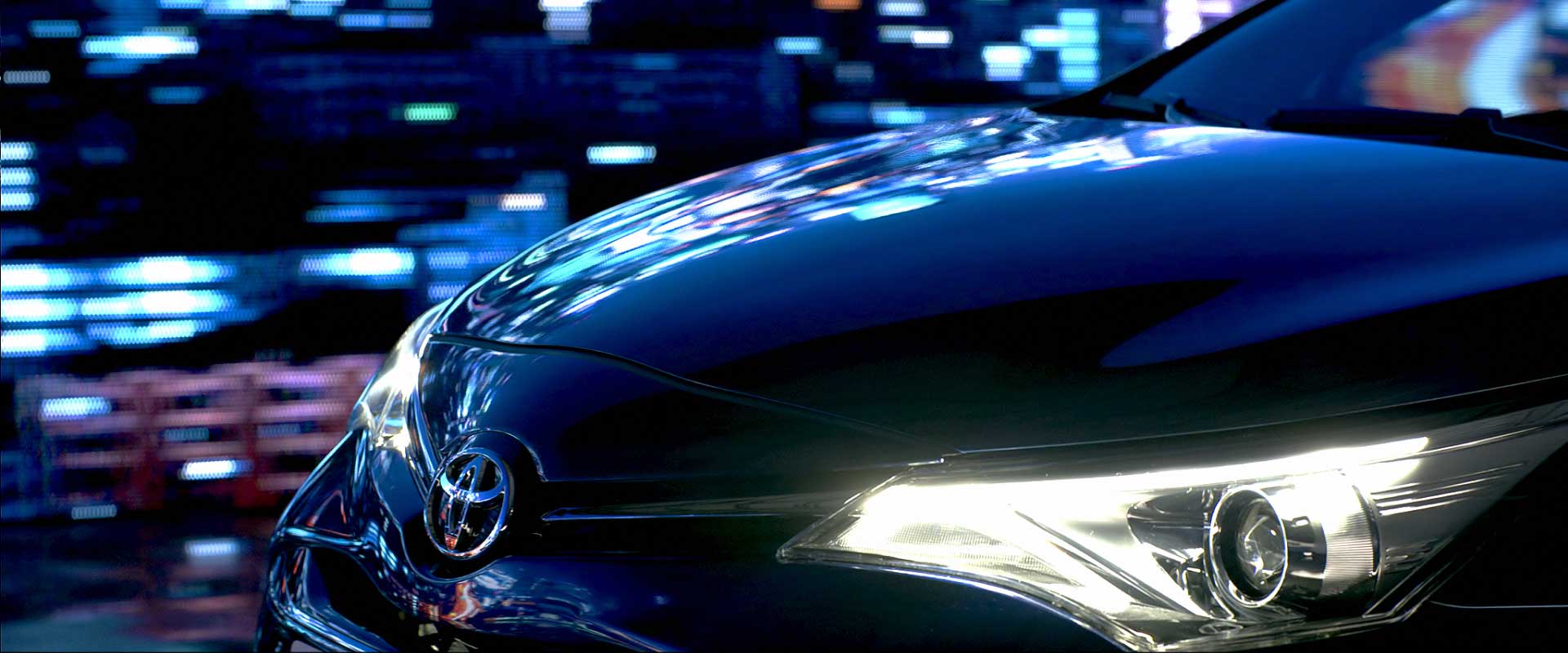Frontview detail. Still from Toyota Avensis - Commercial