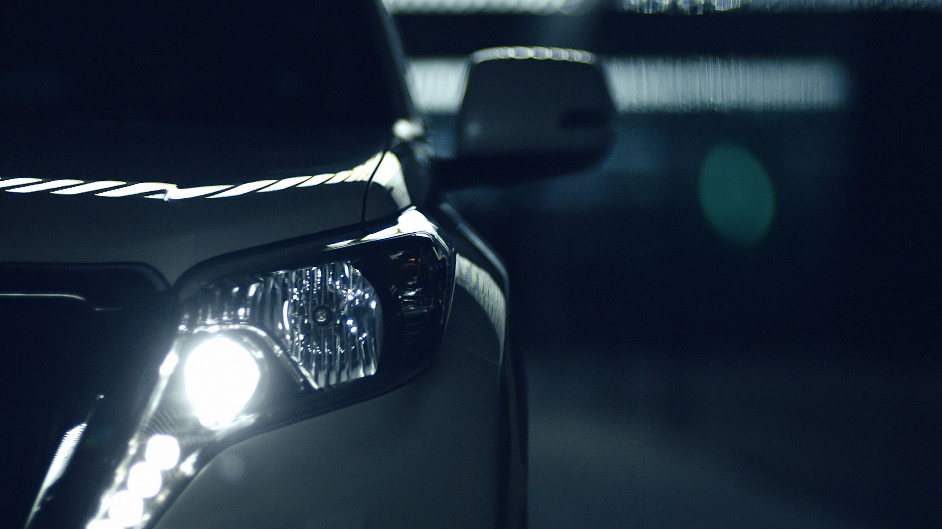 Car from front. Still from Toyota Landcruiser.